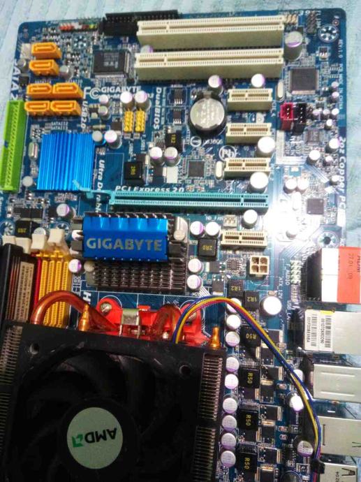 Gigabyte GA-MA770-UD3+4GB RAM+procesor - Zagreb