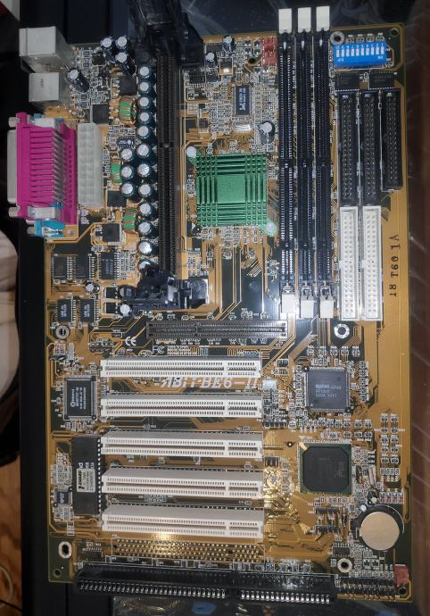 Retro matična ploča ABIT BE6-II Slot 1 Pentium 3
