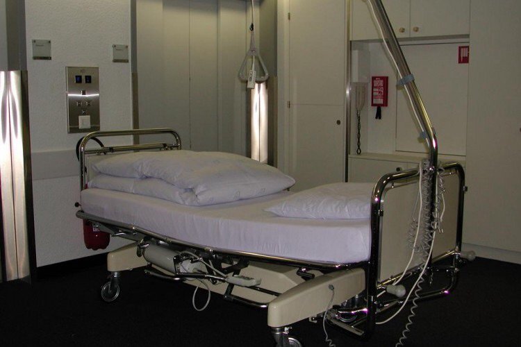 Elektricni medicinski krevet