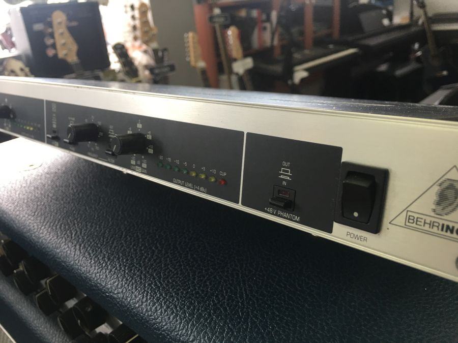 Behringer MIC2000 Ultragain mikrofonsko predpojačalo