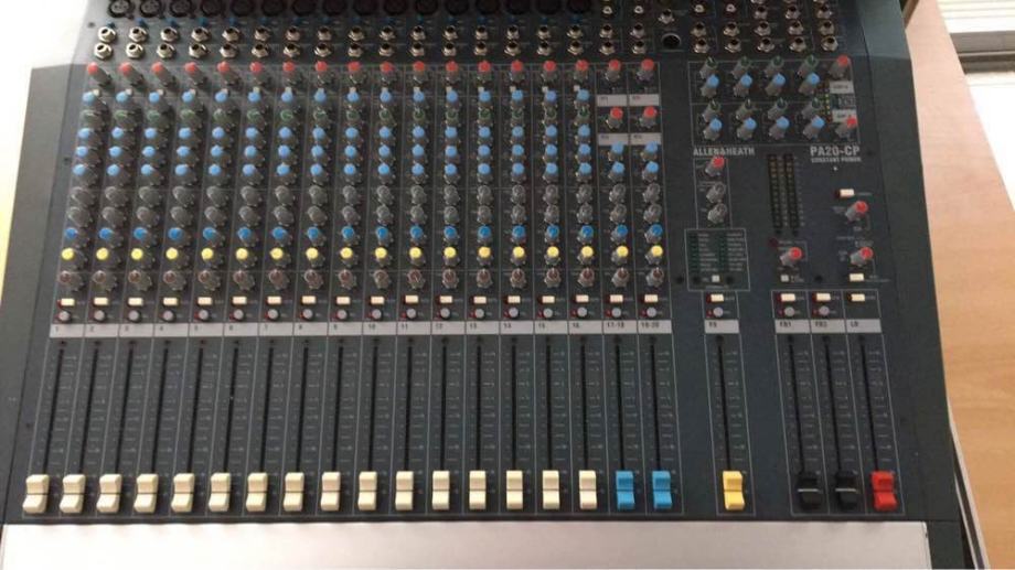 Allen & Heath PA 20CP Power mixer + orig. case 2x500W, efekt