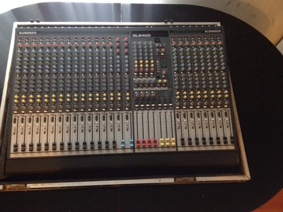 Allen & Heath GL2400, poklanjam Alesis efekt