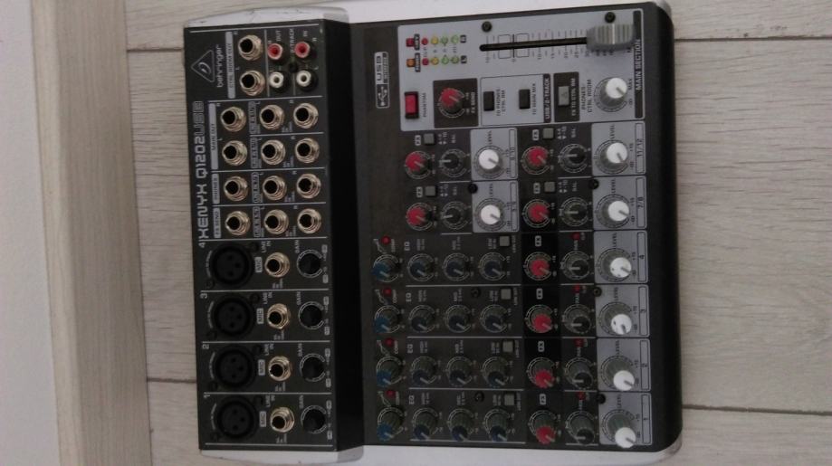 Behringer Q1202USB