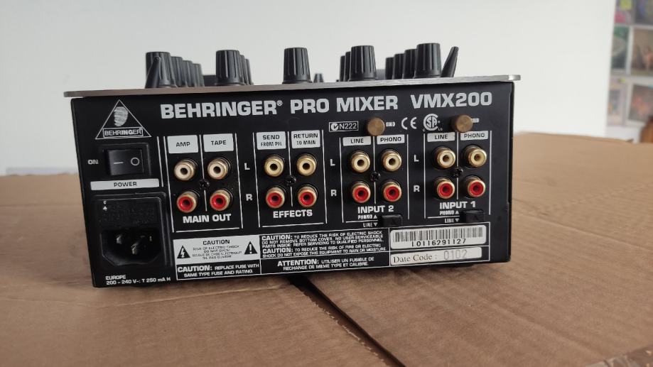 BEHRINGER PRO DJ MIXER VMX200