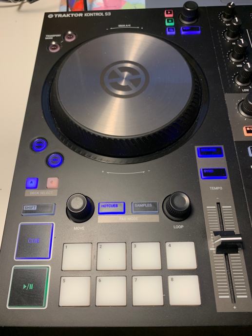 Native Instruments DJ Controller Traktor S3