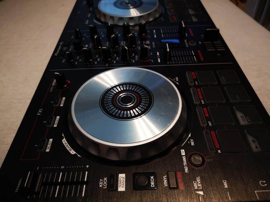 DDJ-SZ2 : Contrôleur DJ USB Pioneer DJ - Univers Sons