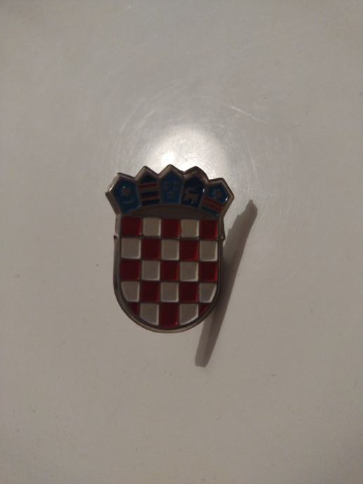 Republika Hrvatska stari limeni grb s krunom za kapu