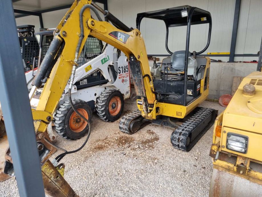 CATERPILLAR 301.8 C