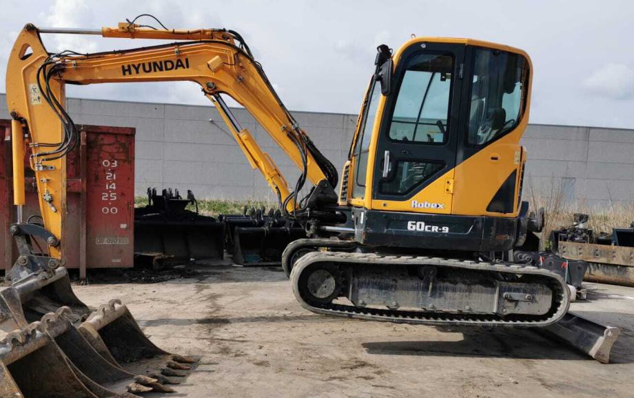HYUNDAI ROBEX 60 CR-9 - 3 KORPE