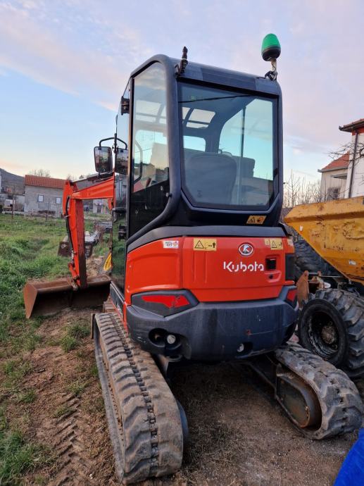 Kubota U274