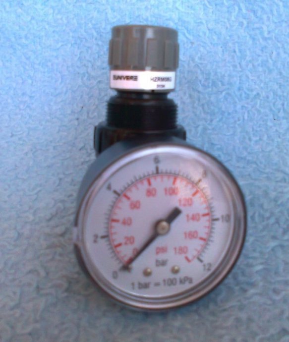 Regulator pritiska zraka za kompresor