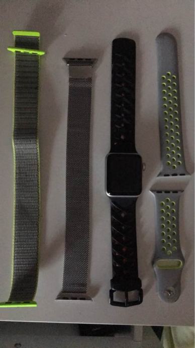 Apple watch ( Iwatch ) series 2 38mm Nike sport