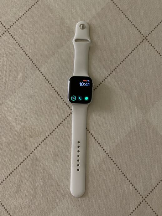 Pametni sat Apple Watch series 4 44mm