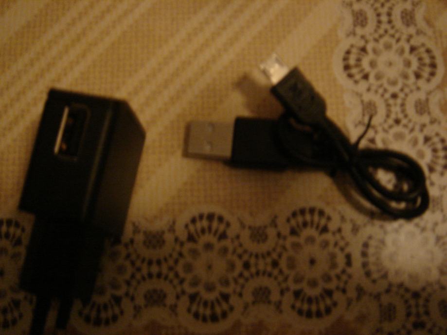 NOVO--kabal USB duž=28cm, za punjenje mob.i sl.aparata,vidi sliku!