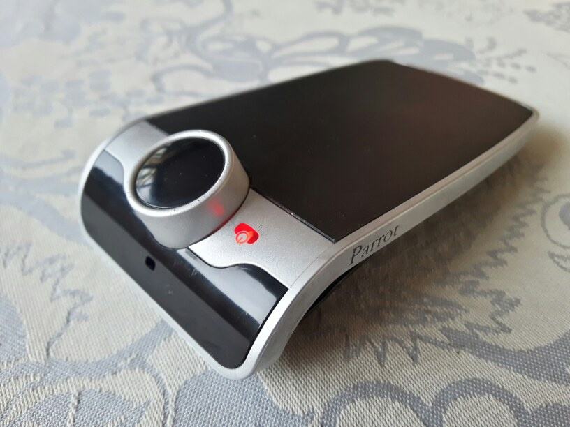 Parrot Mini Chic hands free za auto