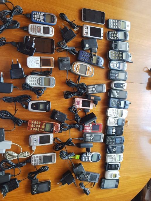 Prodajem set starih mobitela