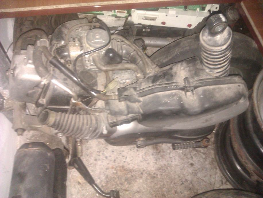 Двигатель honda lead 100