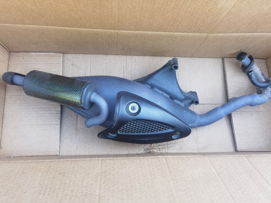 Gilera runner 50 auspuh i rolice