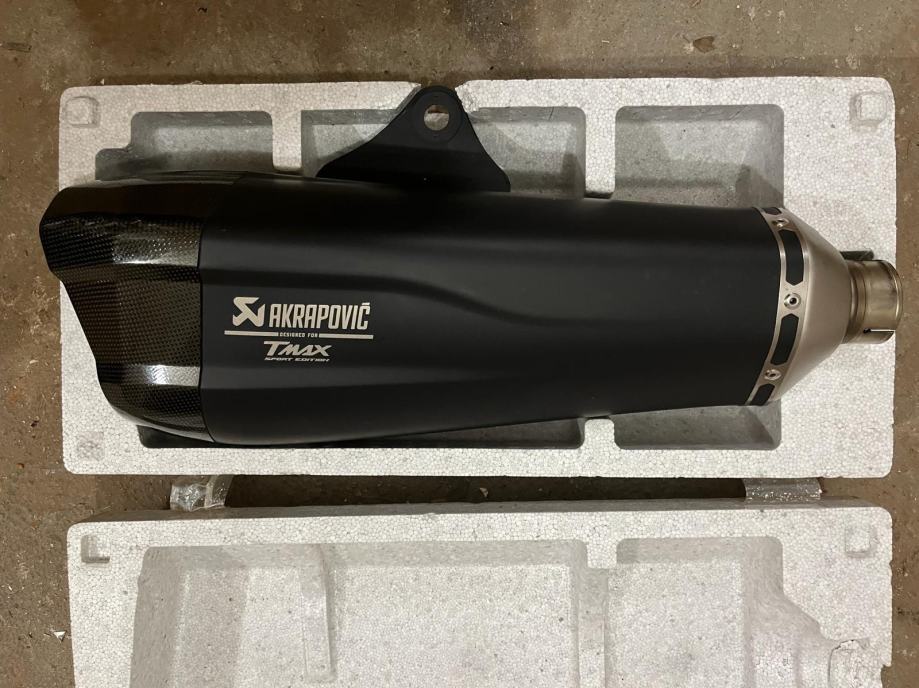 akrapovic 560