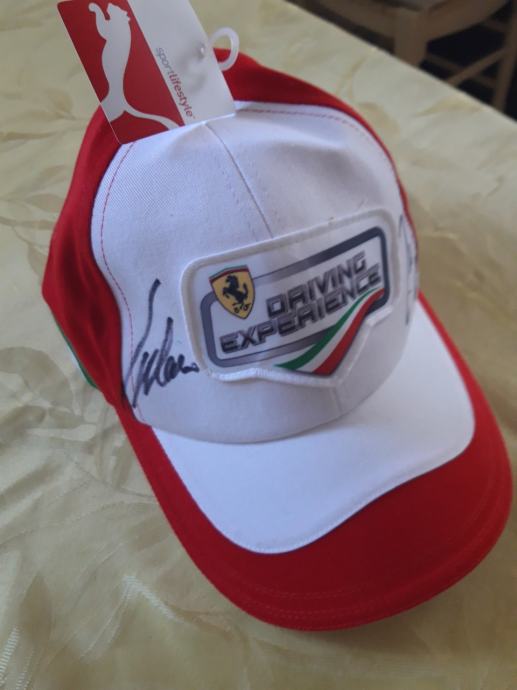nova nekorištena šilt kapa Ferrari s original potpisima