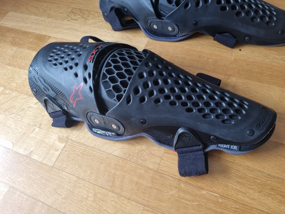Alpinestars SX1 V2 knee guards black red