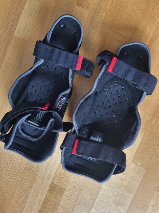 Alpinestars SX1 V2 knee guards black red