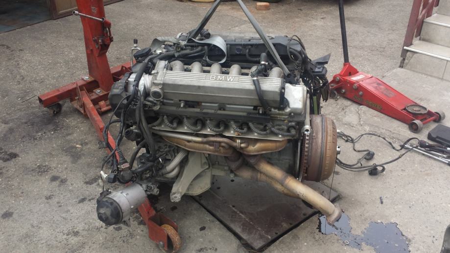 Двигатель v12 e38