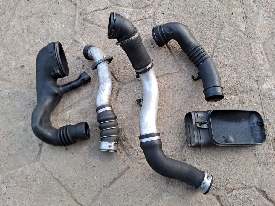 BMW E90 318d 320d CRIJEVO CIJEVI SLAUFI INTERCOOLER TURBO USIS ZRAKA