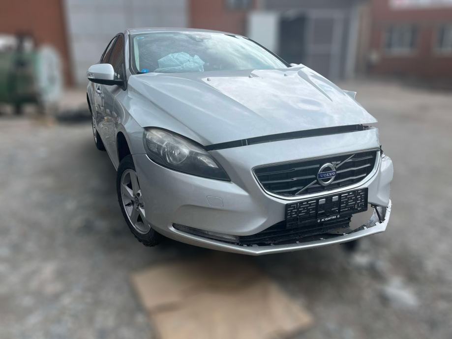 GuusCar V40 1.6 DRİVe V40 1.6 D2 31293717 GuusCar V40 1.6 DRİVe V40 1.6 D2 31293717
