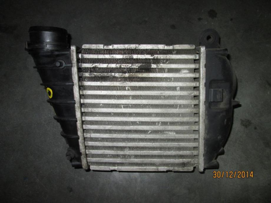 Intercooler Vw Golf 4 1J0 TDI interkuler je u vrlo dobrom stanju kao