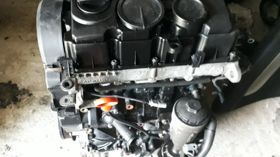 motor vw kedi. 2.0 sdi 2008 god