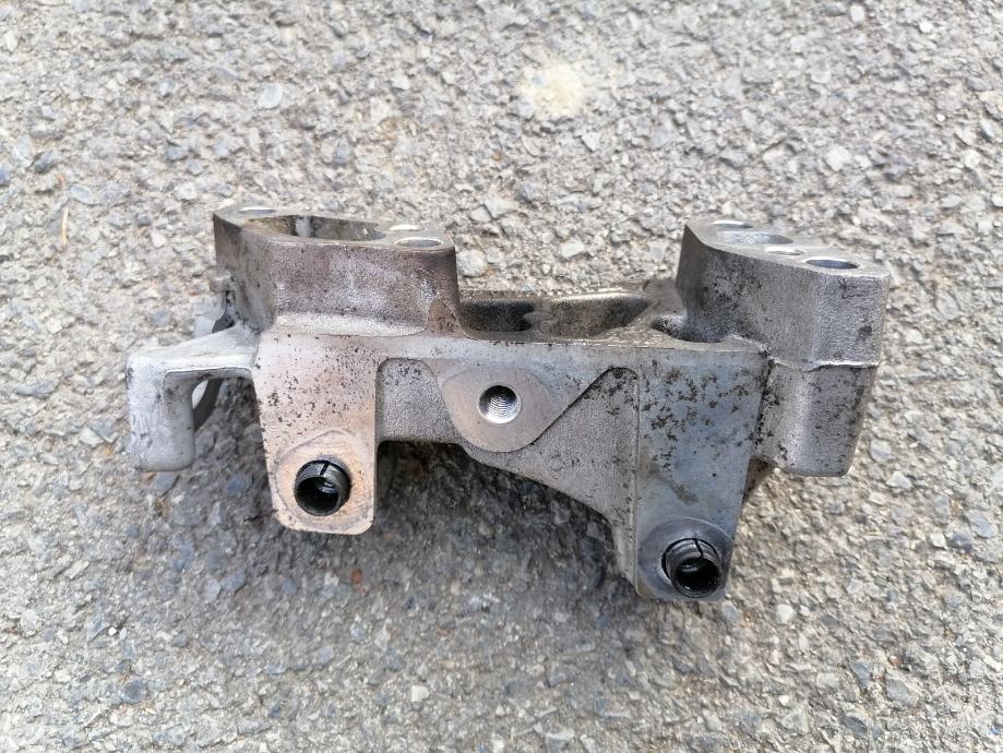 TUTO] Changement support moteur côté distribution