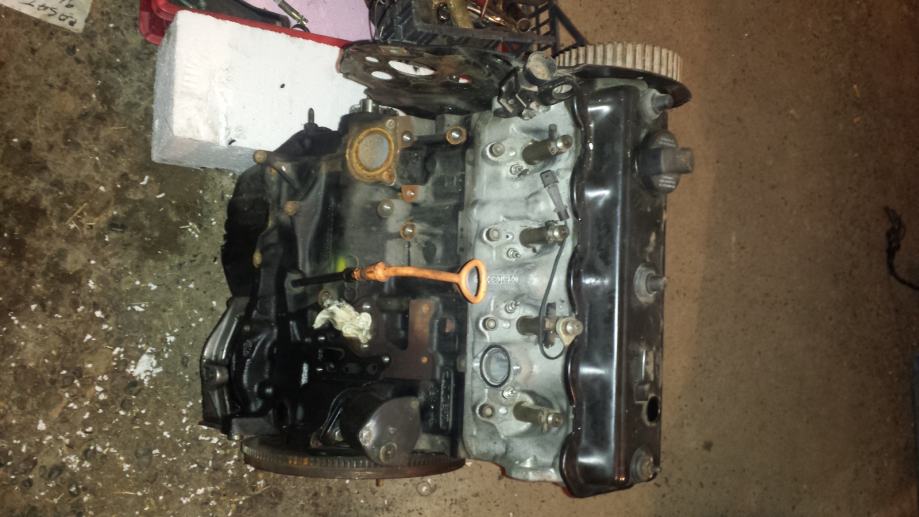 prodajem motor za golfa 3