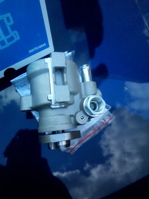 Servo pumpa za golf 3 0989927143