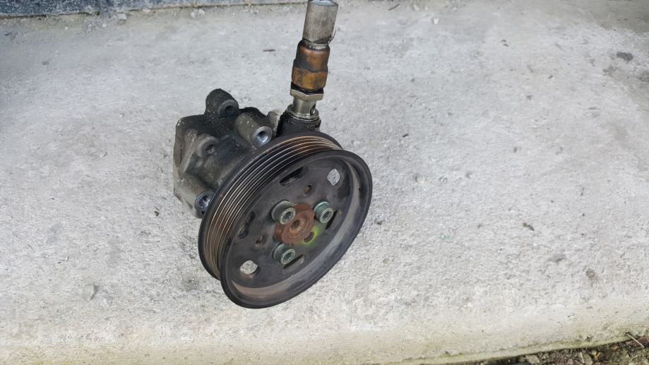 VW Golf 4.servo pumpa