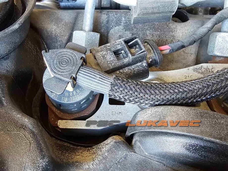 VW PASSAT B8 DIZNA B8 INJEKTOR 2.0 TDI 04L130277AC