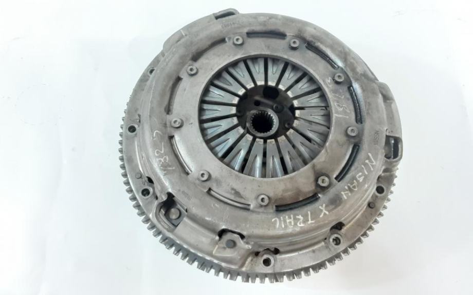 ZAMAJAC Nissan X TRAIL 2001-2006