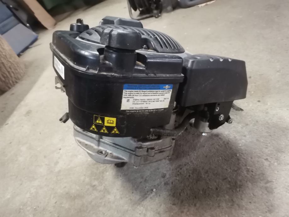 Brigs&Stratton 775IS