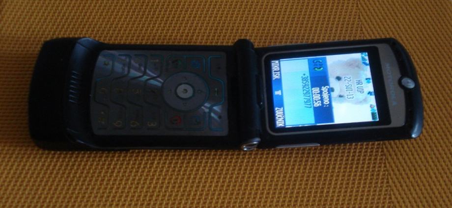 Mobitel preklopni Motorola V3 – radi na SVE mreže  -  POGLEDAJ VIDEO