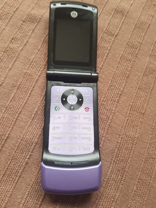 Motorola W510, sve mreže, vrlo dobro očuvan,sa punjačem