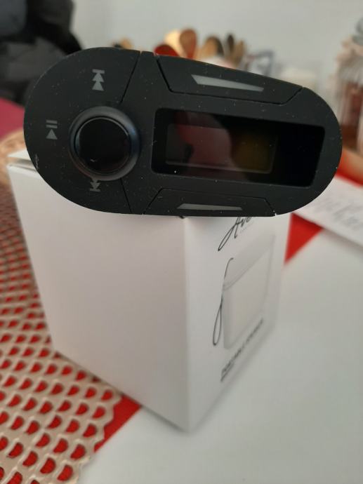 DIGITAL MP3 PLAYER ZA AUTO