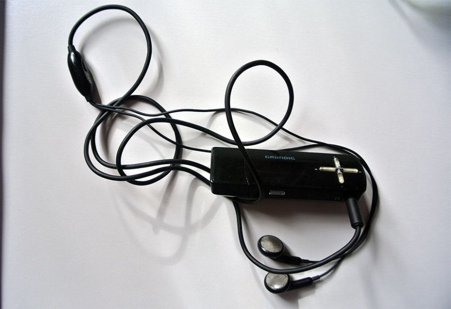 MP3 player Grunding i slušalice