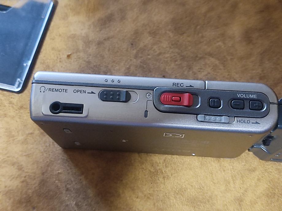SONY MZ R30 mini disc portable recorder