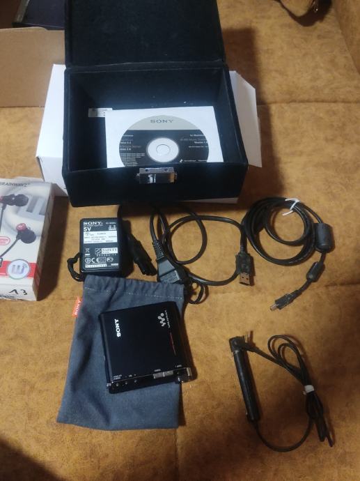 SONY MZ RH1 mini disc walkman snimač