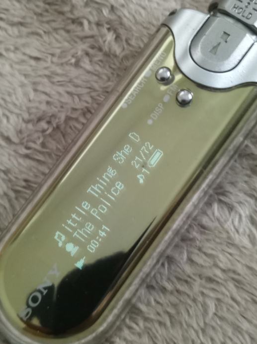 Sony NW-E507 / 1GB Digitalni USB MP3 Player sa radiom  / FM Tuner