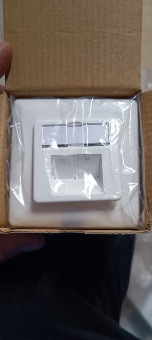 Digitus Dn-9006-n Prise De Courant Rj-45 Blanc En Switch Réseau GENERIQUE Digitus Dn-9006-n Prise Pour Montage En Surface Noyau Rj45