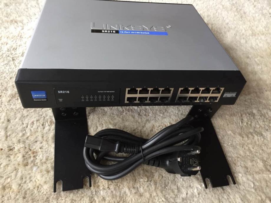 Linksys SR216 16-Port 10/100 Etherner Switch