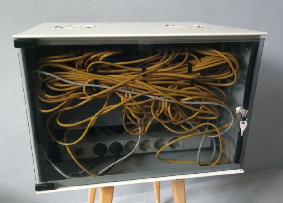 Mrežni ormar 6U rack 52x40x36, komplet switch + patch panel + kabeli