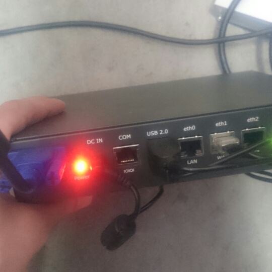 Sophos UTM 110/120 rev.5 + Supports de montage en rack et Alim