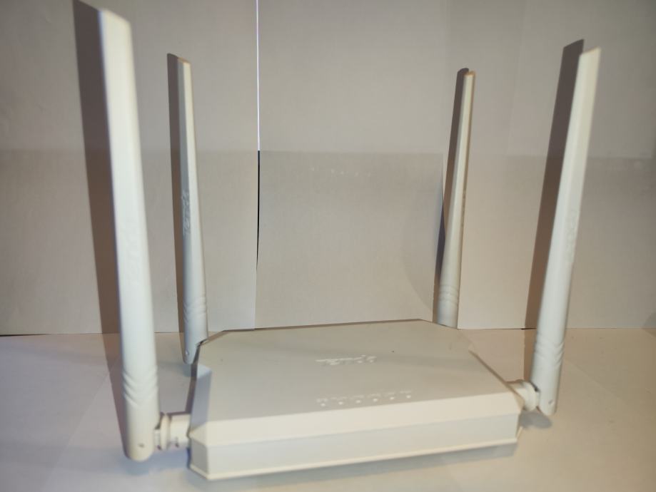 Tenda FH450 Wireless Router